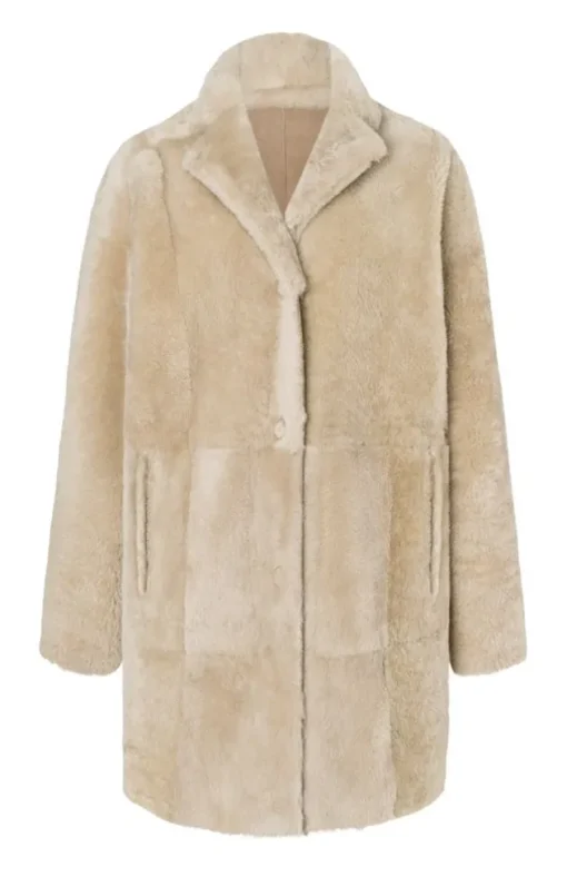 Lambskin Jackets<WERNER CHRIST Desiree: Classic, Reversible Lambskin Coat Beige